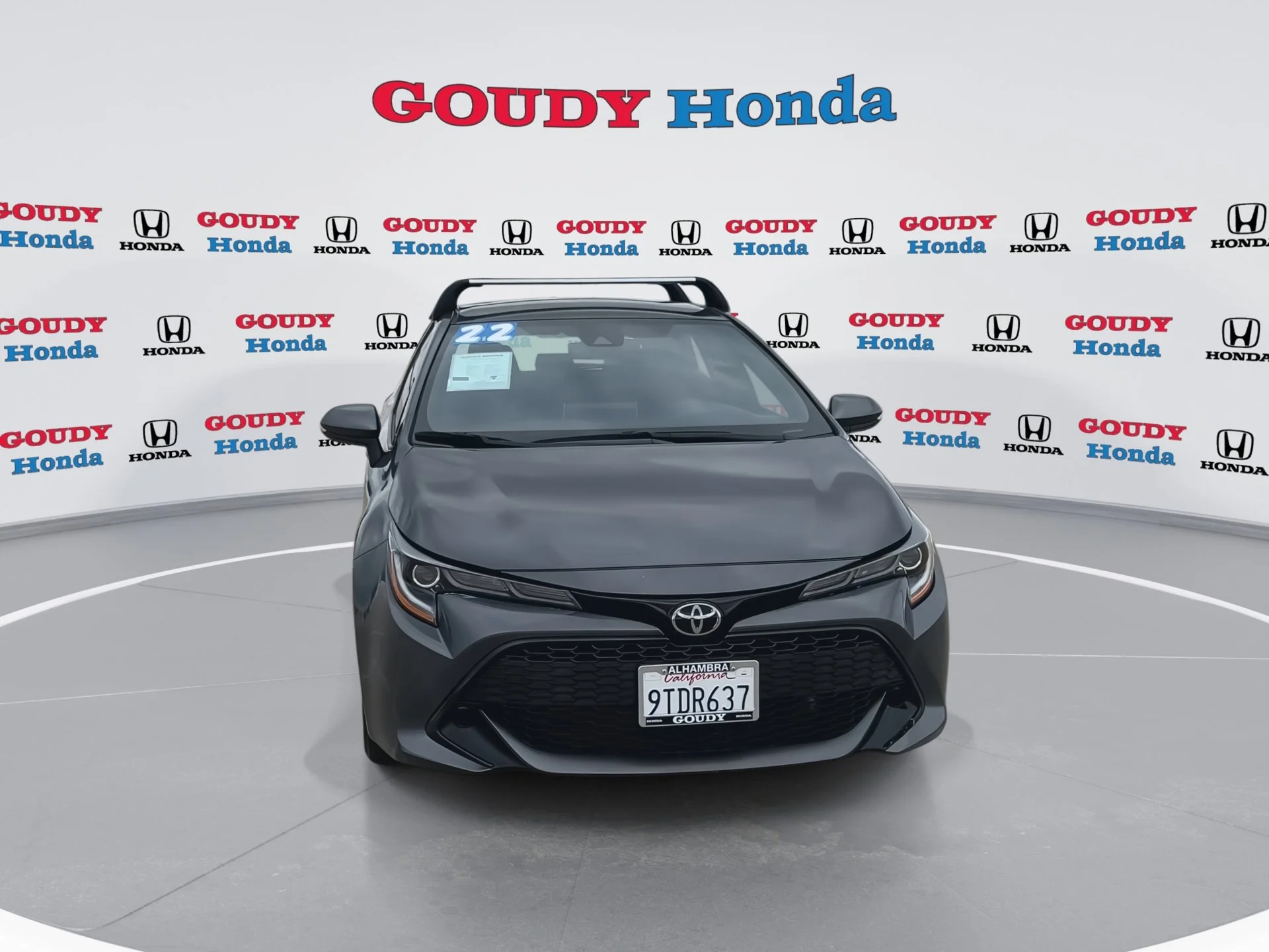 Used 2022 Magnetic Gray Metallic Toyota SE image 3