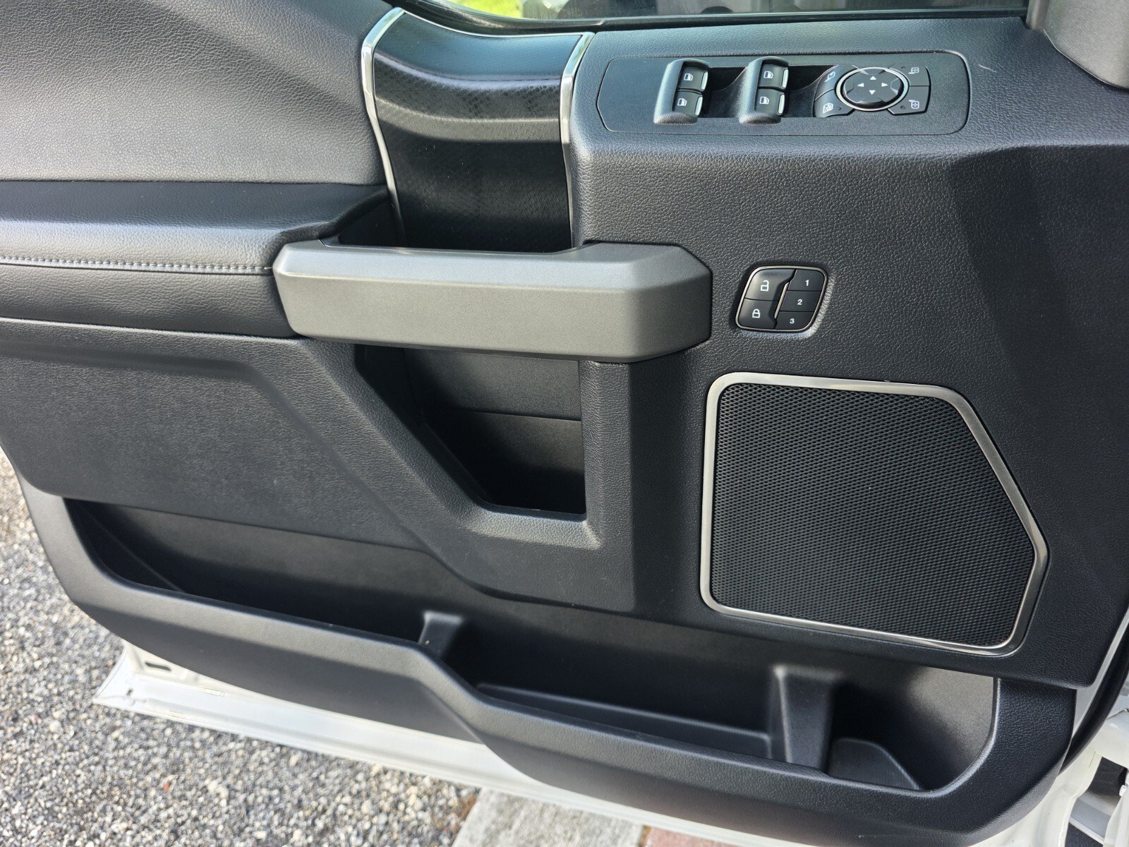 Used 2017 Oxford White Ford Raptor image 25