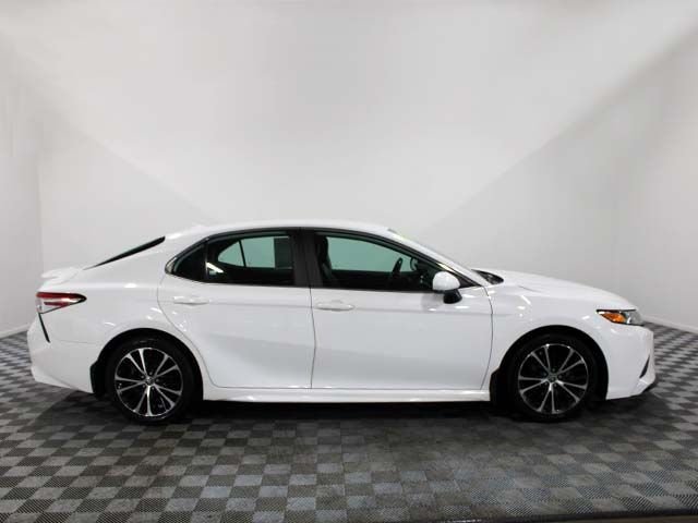 Used 2020 Super White Toyota SE image 7
