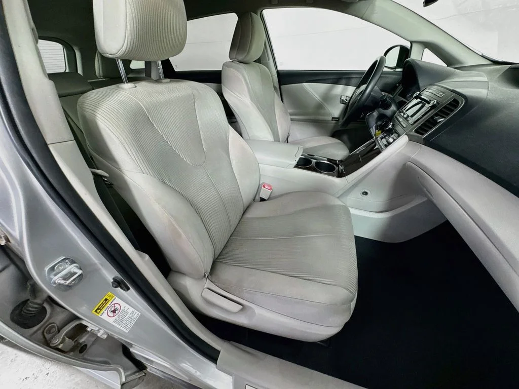 Used 2010 Silver Toyota Base image 31