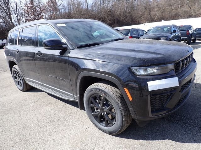 New 2026 Diamond Black Crystal Pearl-Coat Exterior Paint Jeep Altitude image 9