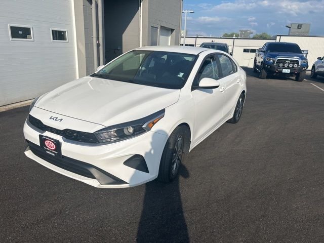 2023 Kia Forte LXS AT's photo
