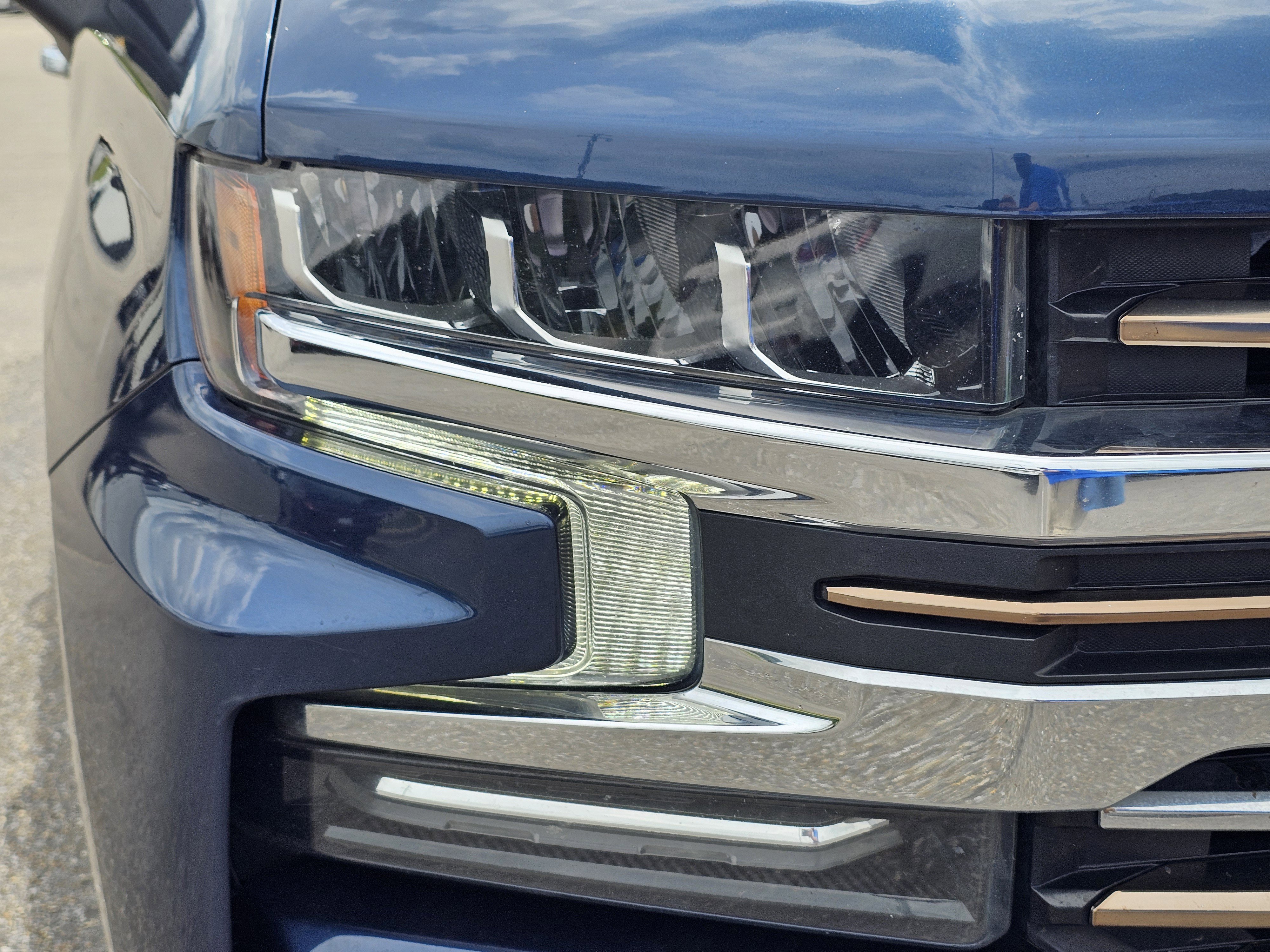 Used 2021 Northsky Blue Metallic Chevrolet High Country image 4