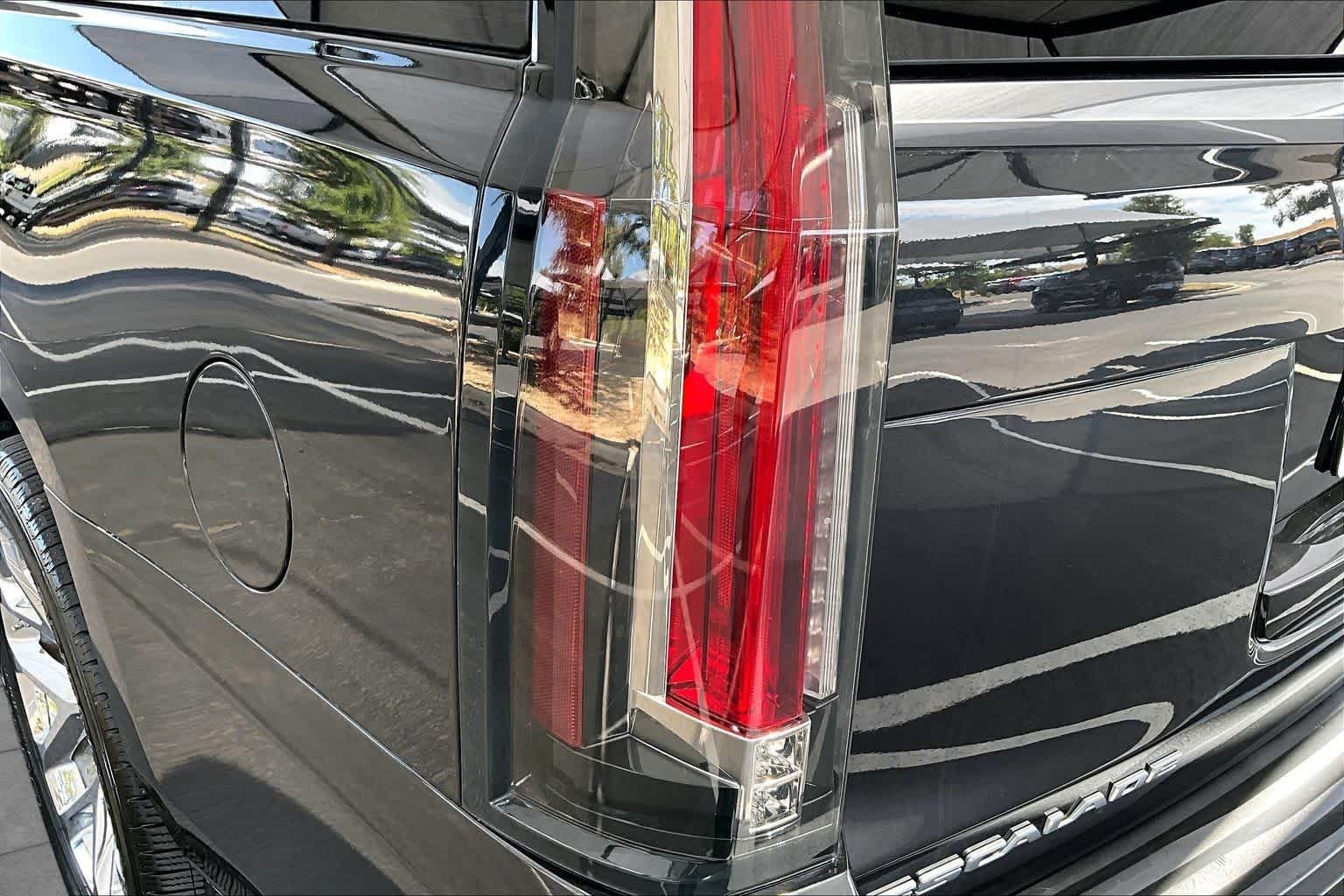 Used 2019 Manhattan Noir Metallic Cadillac Luxury image 29