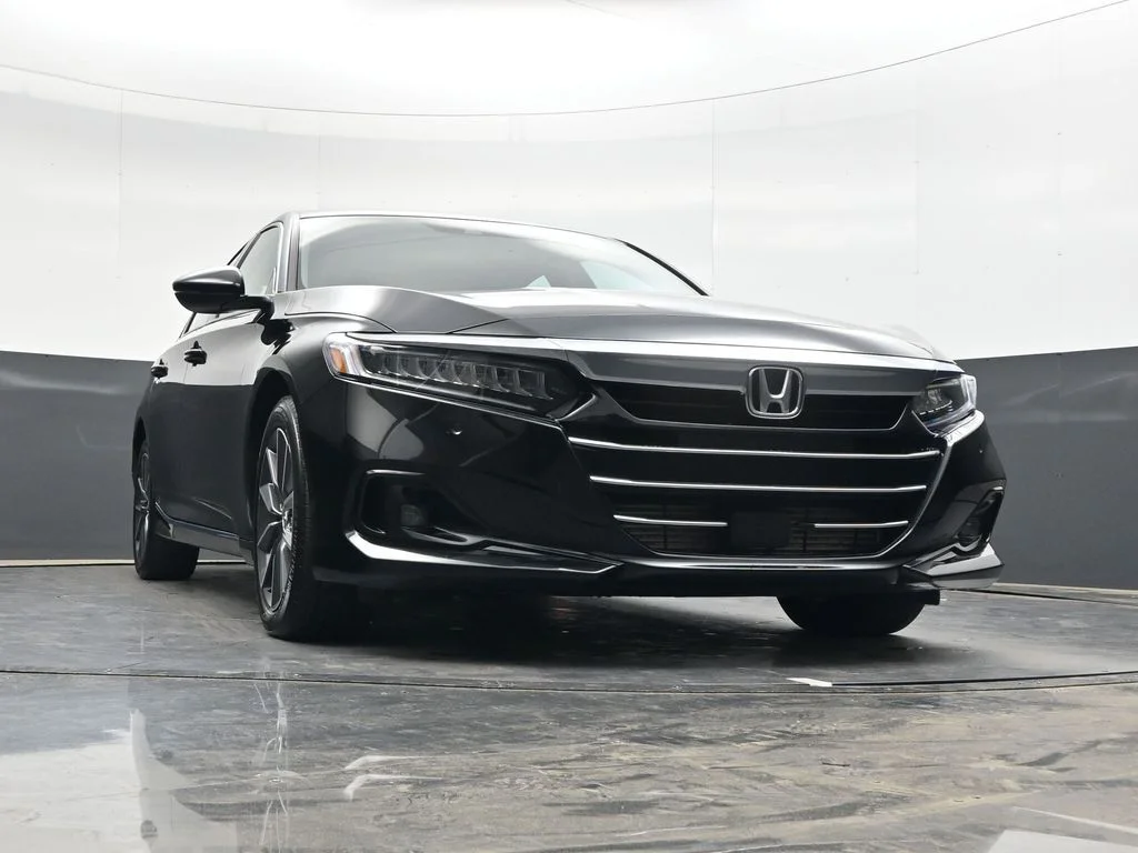 Used 2022 Crystal Black Pearl Honda EX-L image 31
