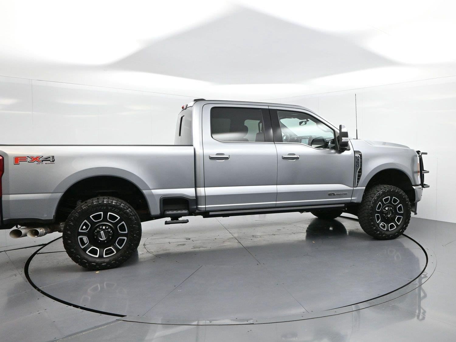Used 2023 Iconic Silver Metallic Ford XL image 8