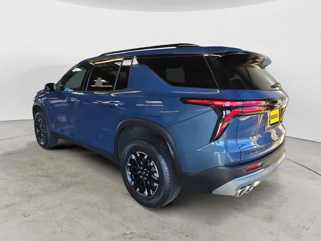 Used 2024 Lakeshore Blue Metallic Chevrolet Z71 image 7