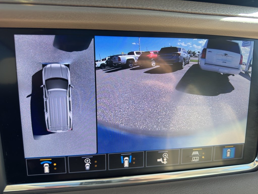 Used 2021 White Frost Tricoat GMC Denali image 28