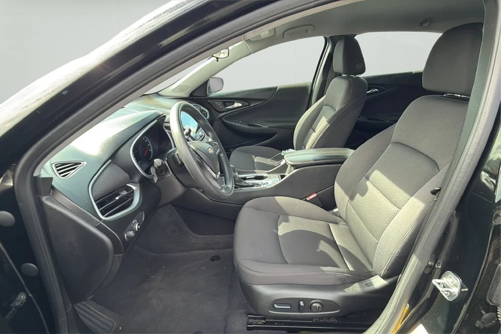 Used 2024 Mosaic Black Metallic Chevrolet 1LT image 18