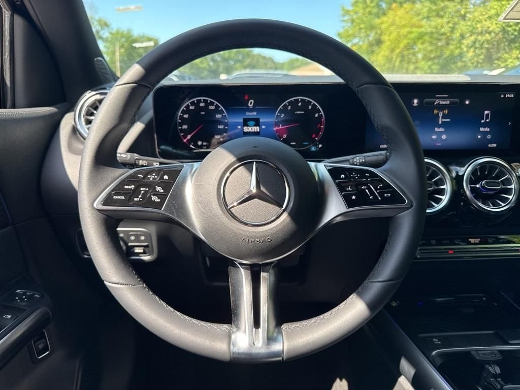 Used 2026 Black Mercedes-Benz GLA 250 image 22