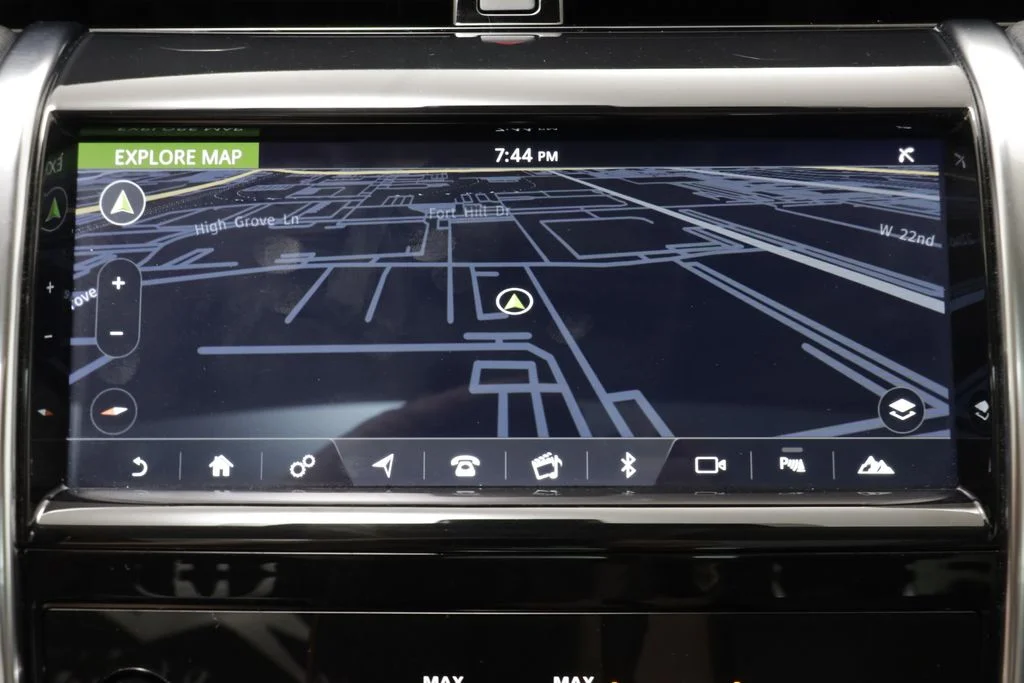 Used 2020 Gray Land Rover SE image 10