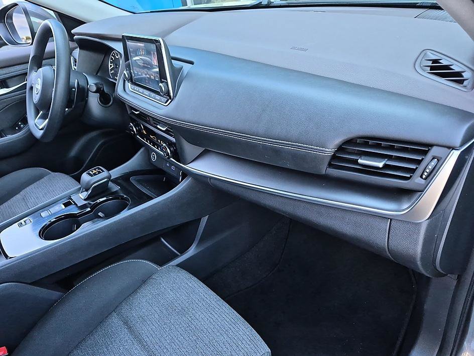 Used 2023 Gun Metallic Nissan SV image 34