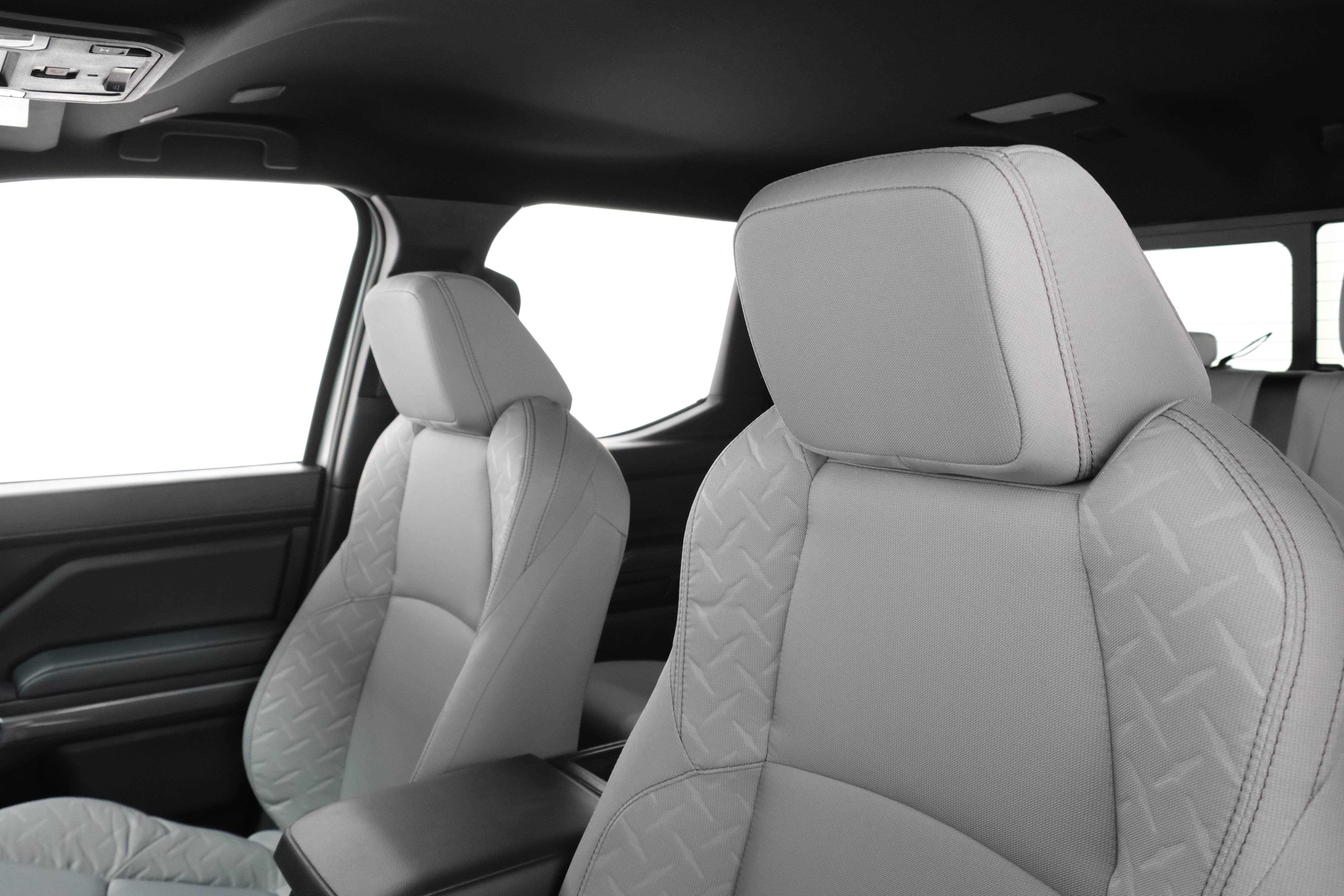 New 2026 Celestial Silver Metallic Toyota  SR5 image 32