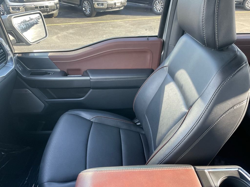 Used 2022 Silver Ford Lariat image 23