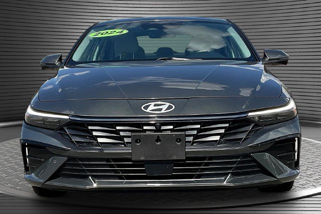 2024 Hyundai Elantra Limited - Photo 2