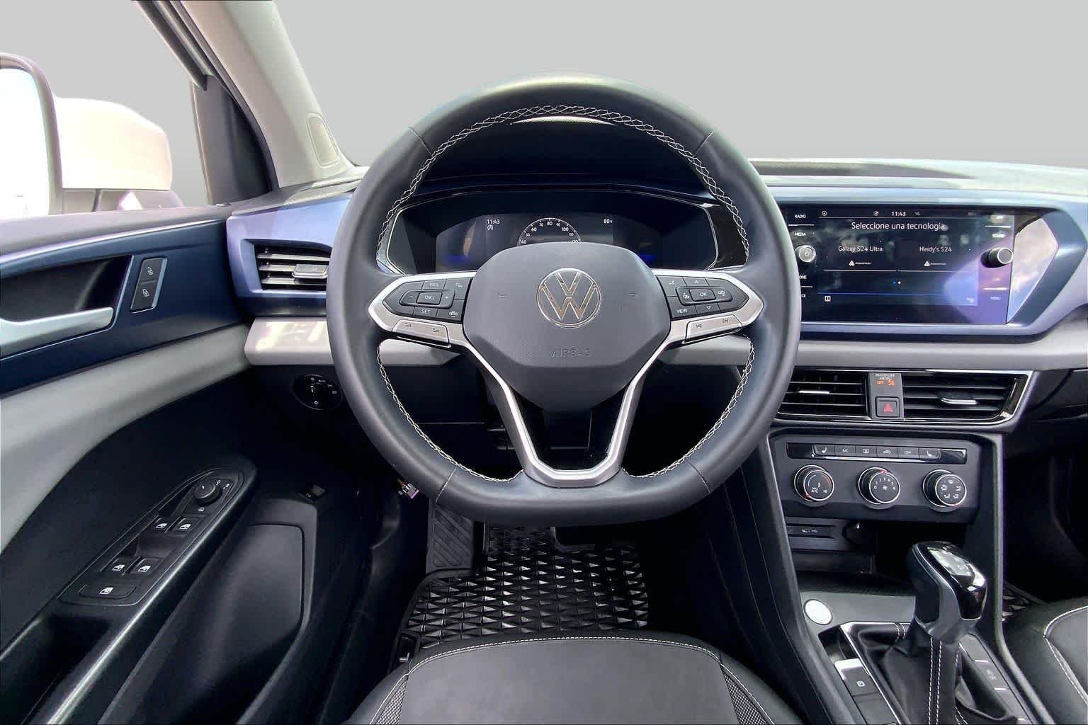 Used 2022 Pure White Volkswagen SE image 6