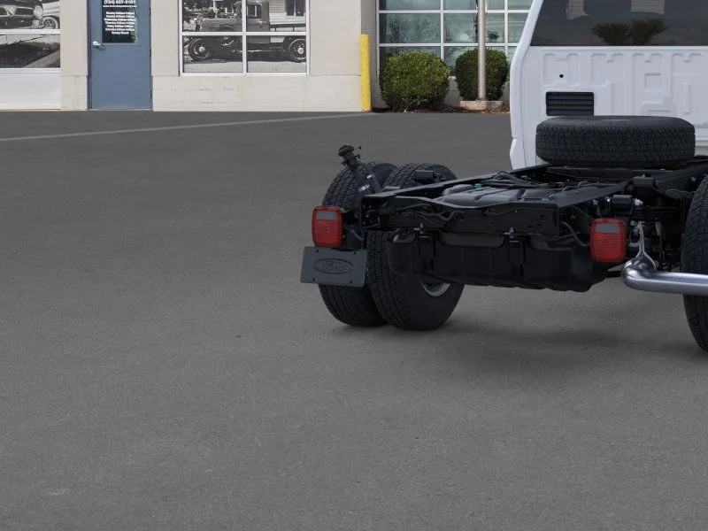 2025 Ford F-350 Super Duty Chassis Cab XL - Photo 21