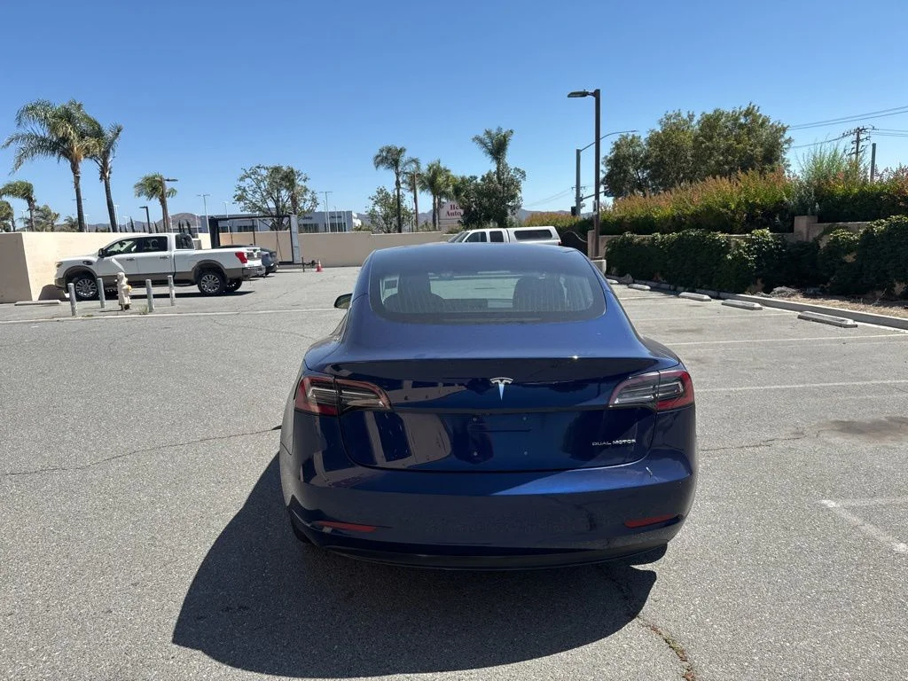Used 2018  Tesla Long Range image 7