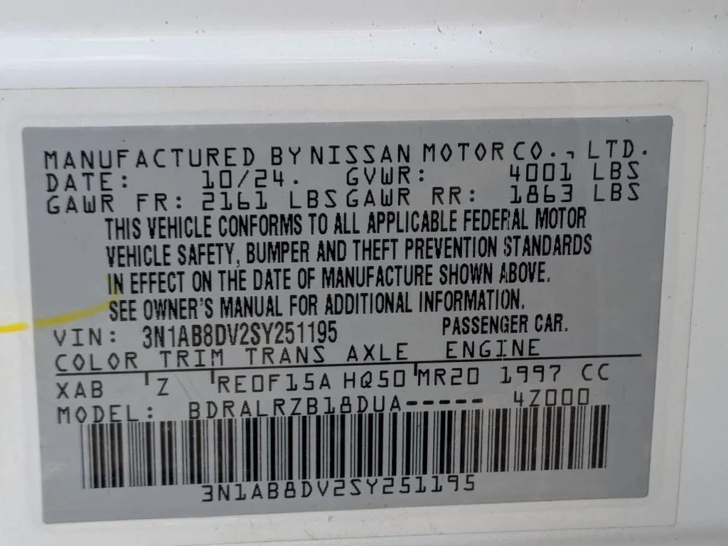 Certified Used 2025 White Nissan SR image 29