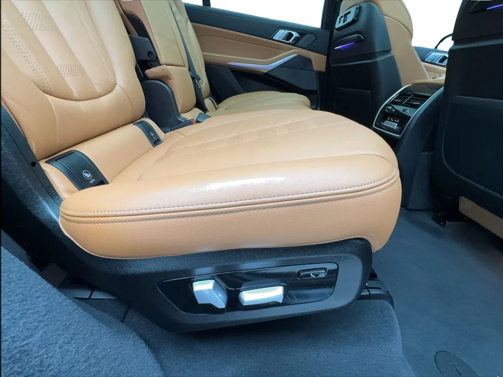 Used 2022 Gray BMW M50i image 33