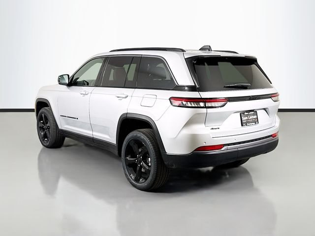 New 2026 Silver Zynith Exterior Paint Jeep Limited image 5