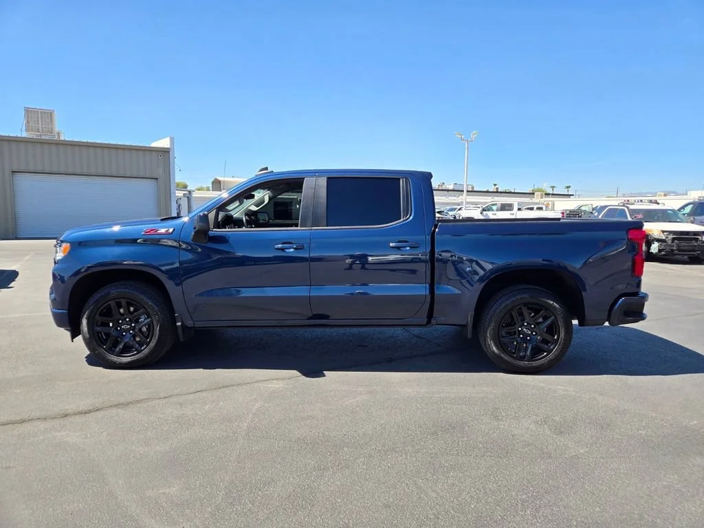 Used 2022 Northsky Blue Metallic Chevrolet RST image 3