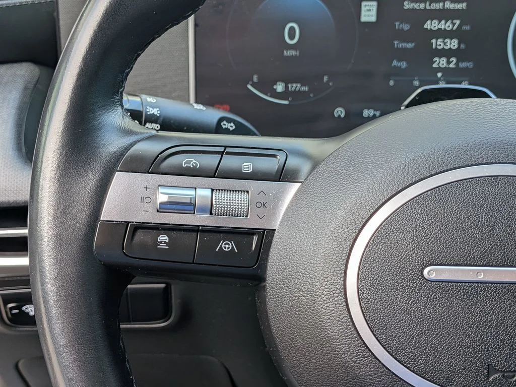 Used 2025 Blue Hyundai SEL Convenience image 16