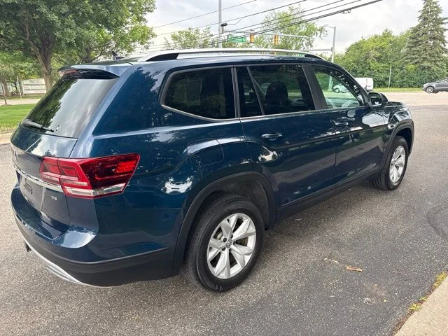 Used 2019 Blue Metallic Volkswagen 3.6L V6 SE image 8