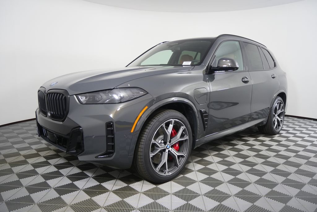 New 2026 Dravit Grey Metallic BMW xDrive50e image 7