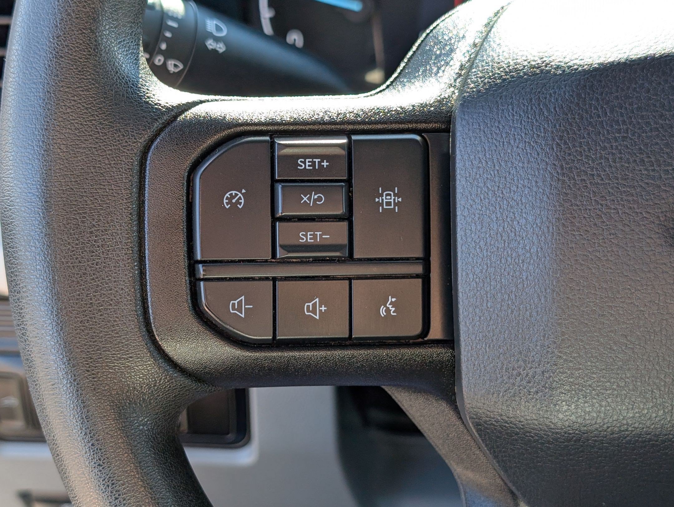 Used 2024  Ford XL image 16