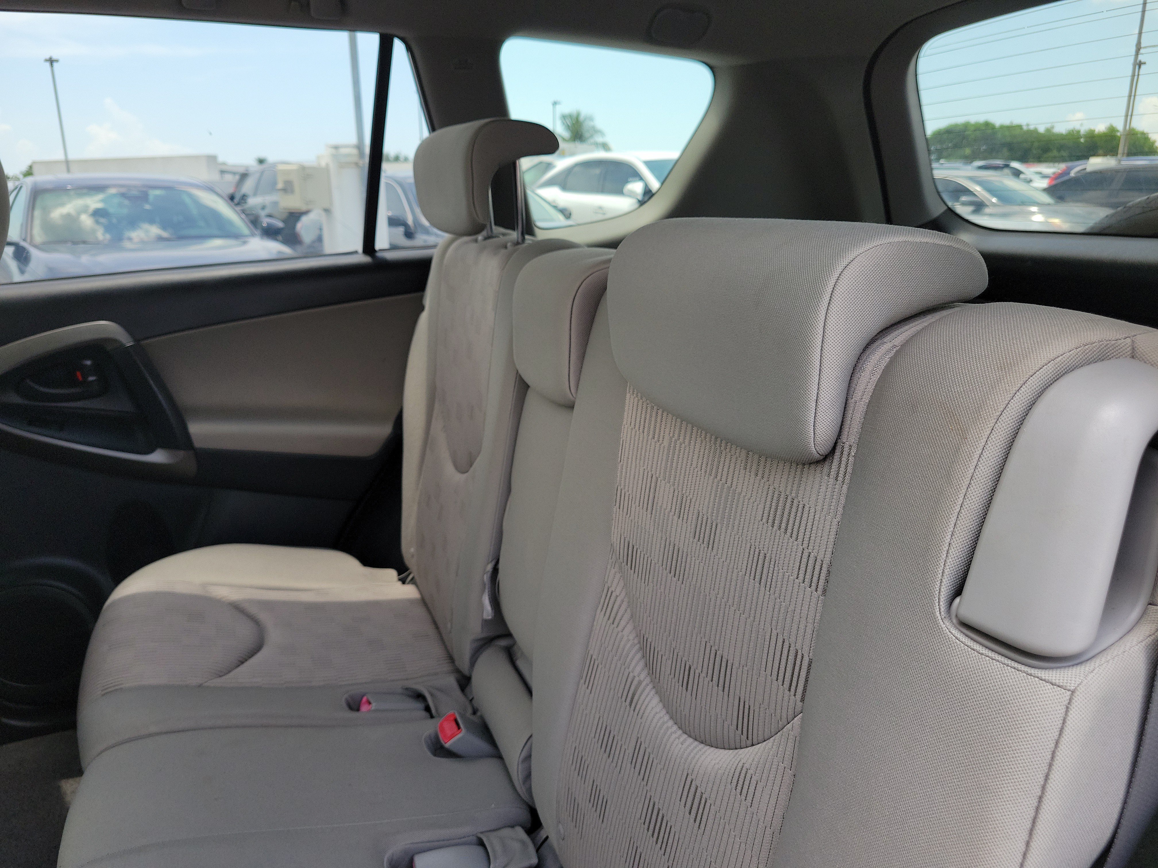 Used 2011 Classic Silver Metallic Toyota Base image 12