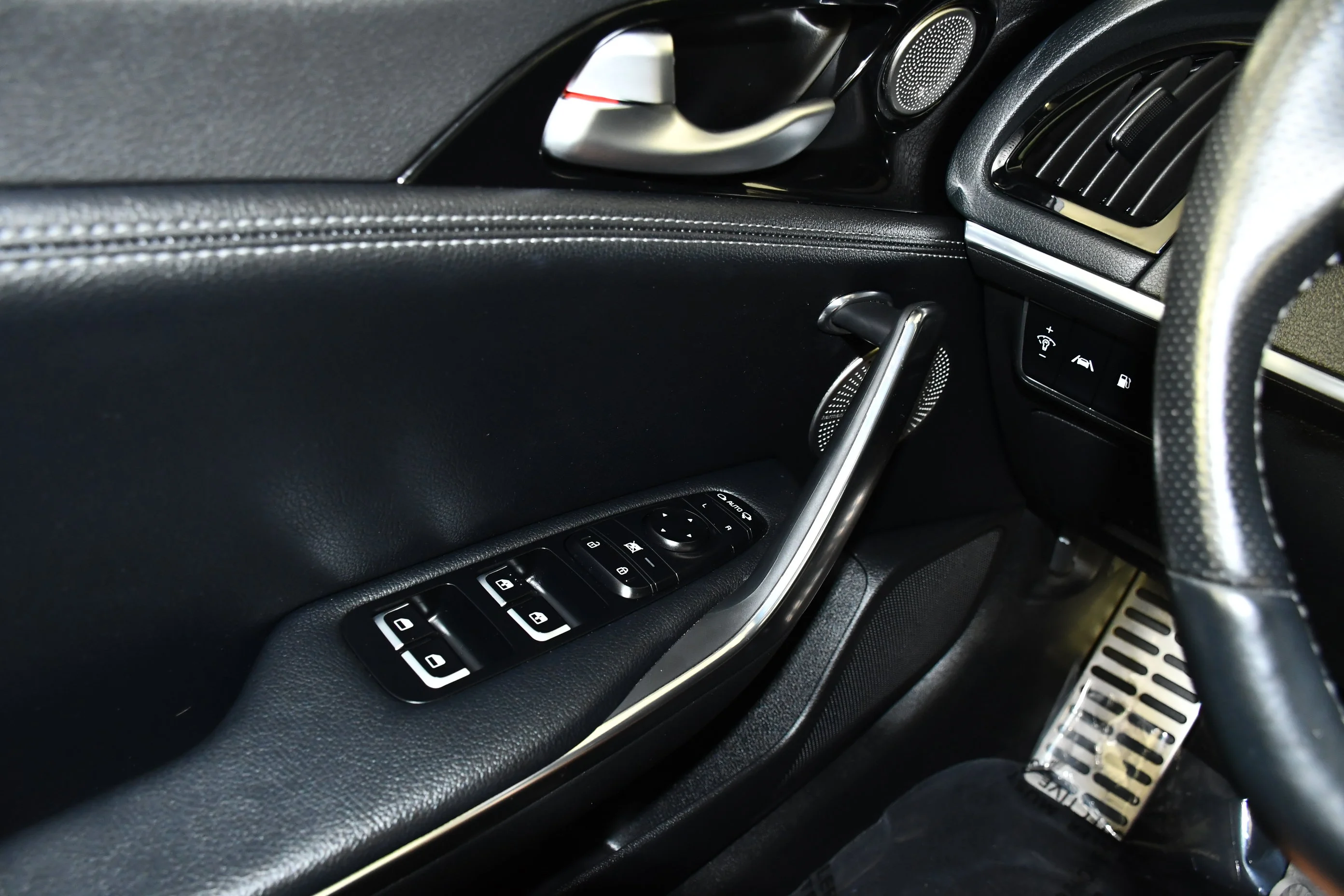 Used 2023 Panthera Metal Kia GT-Line image 33