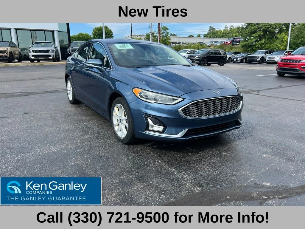 Used 2019 Blue Ford Titanium image 3