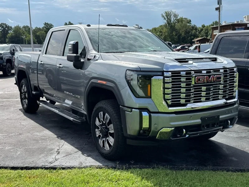 Used 2025 Sterling GMC Denali image 2