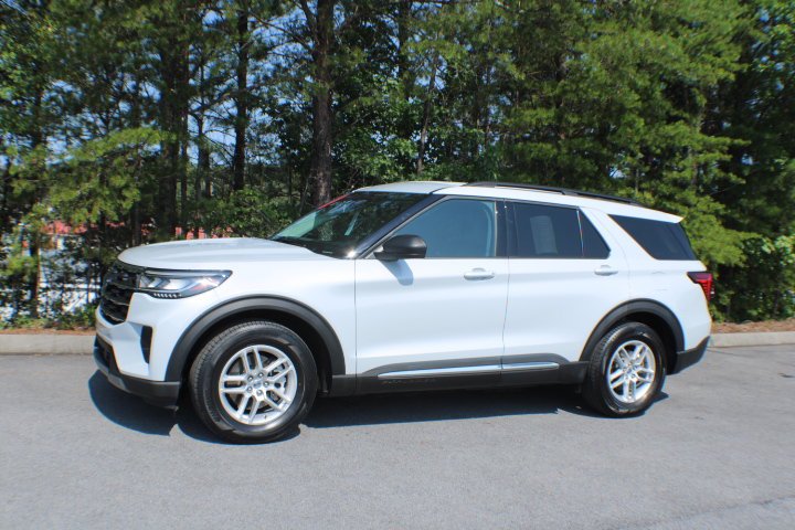 Used 2025 SPACE WHITE METALLIC Ford Active image 4