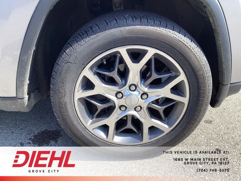 Used 2020 Silver Jeep Limited image 9