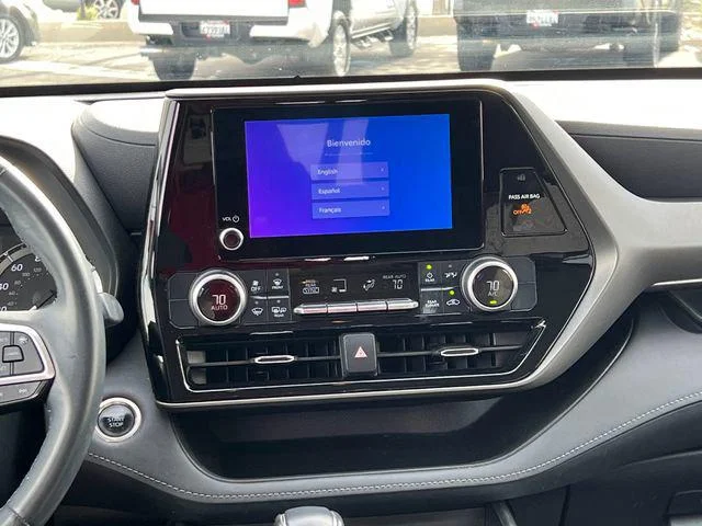 2025 Toyota Highlander LE - Photo 48