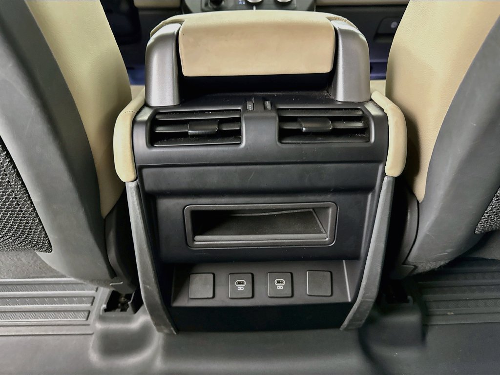 Used 2024 Green Land Rover S image 26