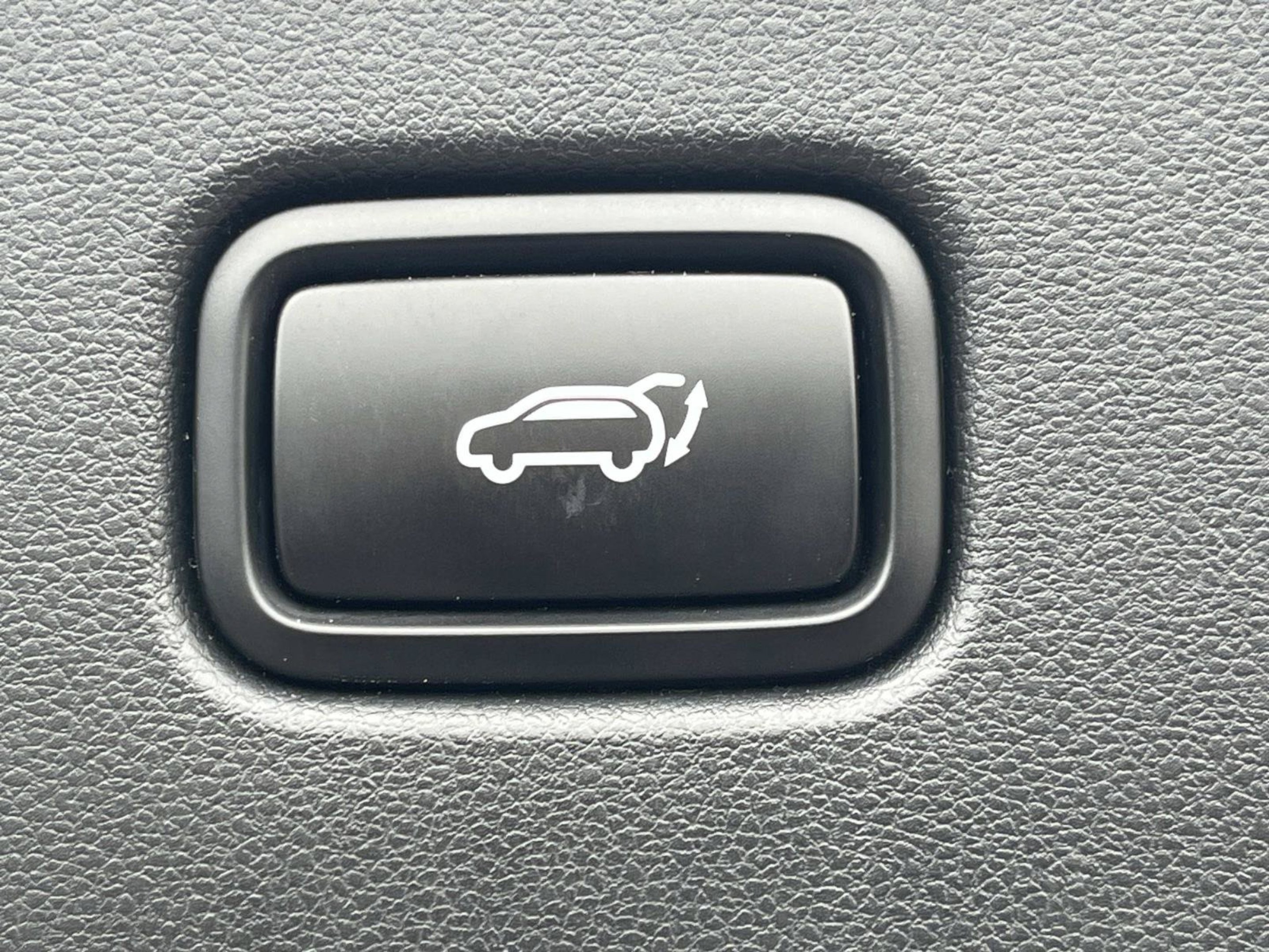 Used 2024 Shimmering Silver Hyundai Blue image 20