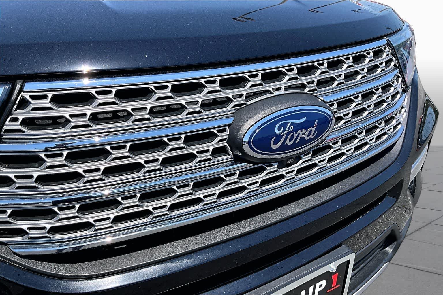 Used 2023 Agate Black Metallic Ford Limited image 30