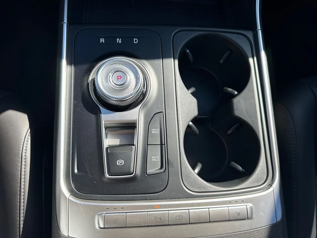 New 2025 White Kia LXS image 28