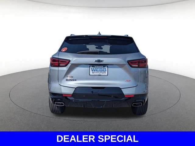 Used 2025 Gray Chevrolet RS image 8