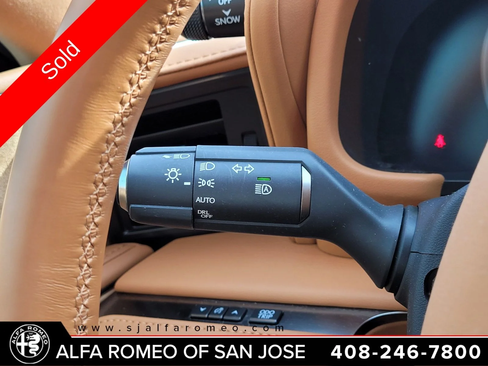 Used 2019 White Lexus 500h image 18