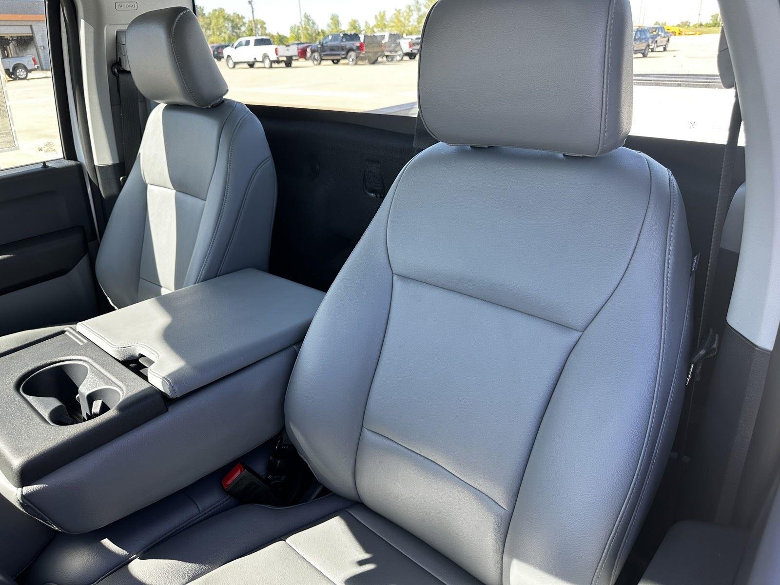 2025 Ford F-350 Super Duty XL - Photo 11