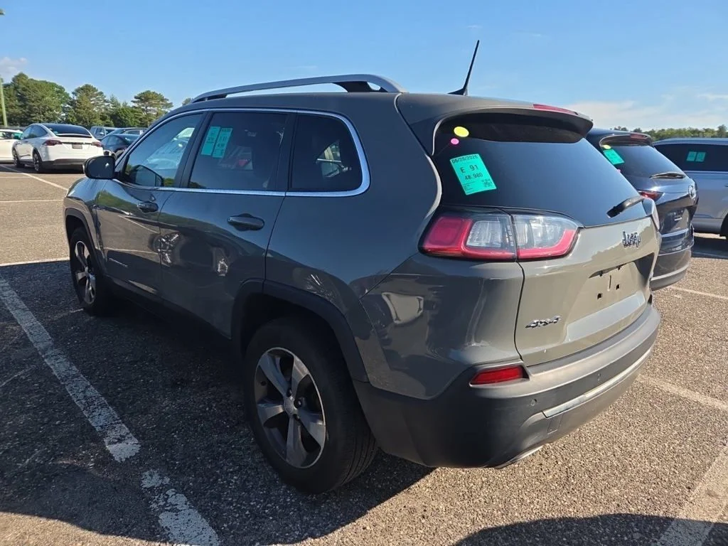Used 2019 Gray Jeep Limited image 12