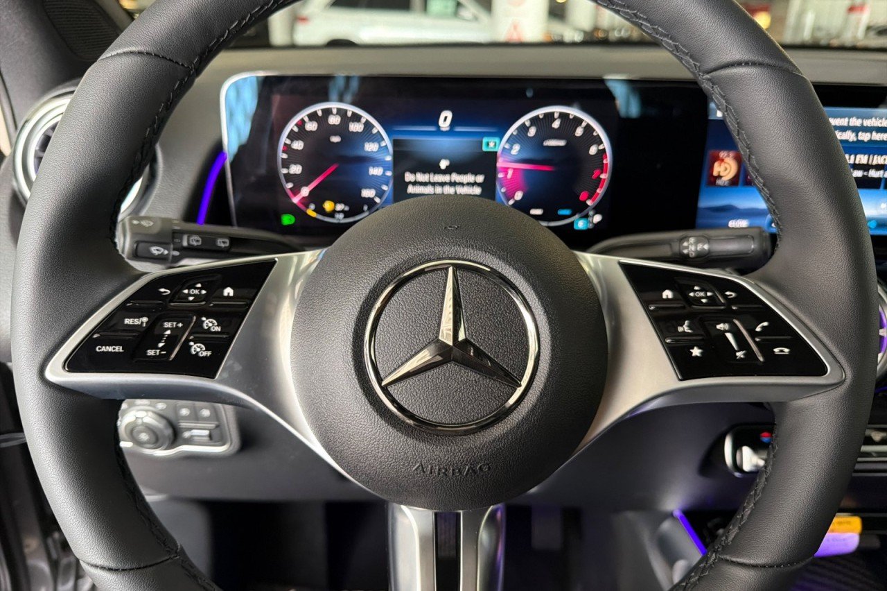 New 2026 Mountain Grey Metallic Mercedes-Benz GLB 250 4MATIC® SUV image 22