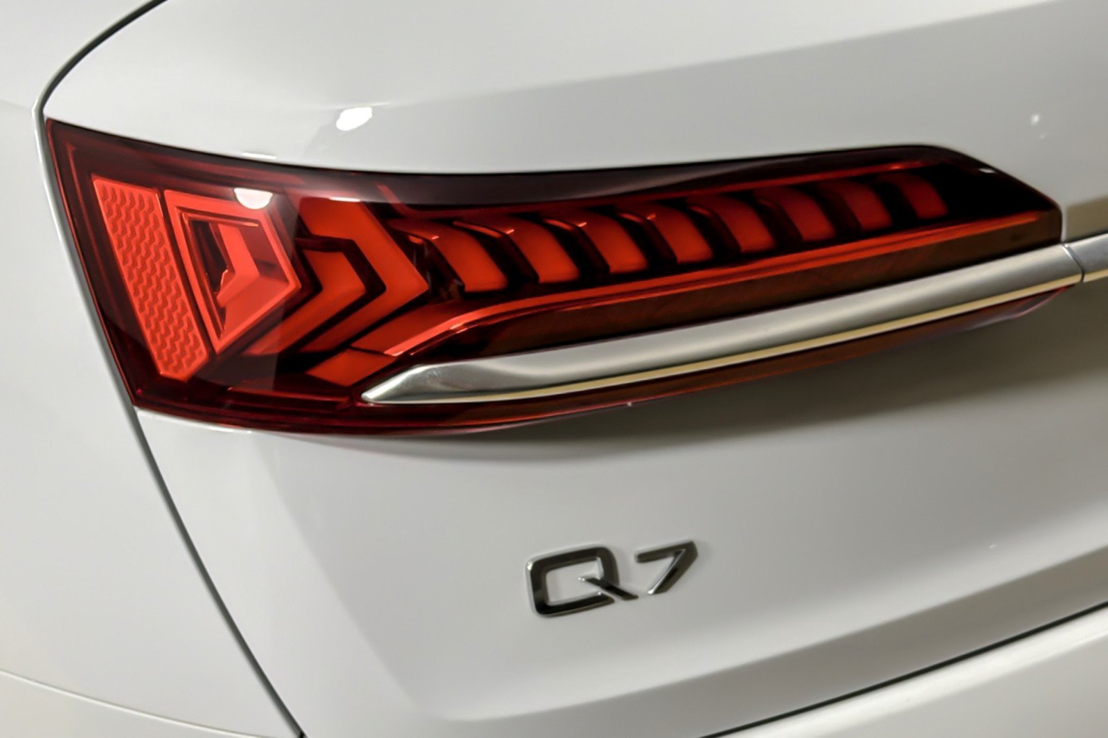 Used 2023 Glacier White Metallic Audi Premium 55 TFSI quattro image 25