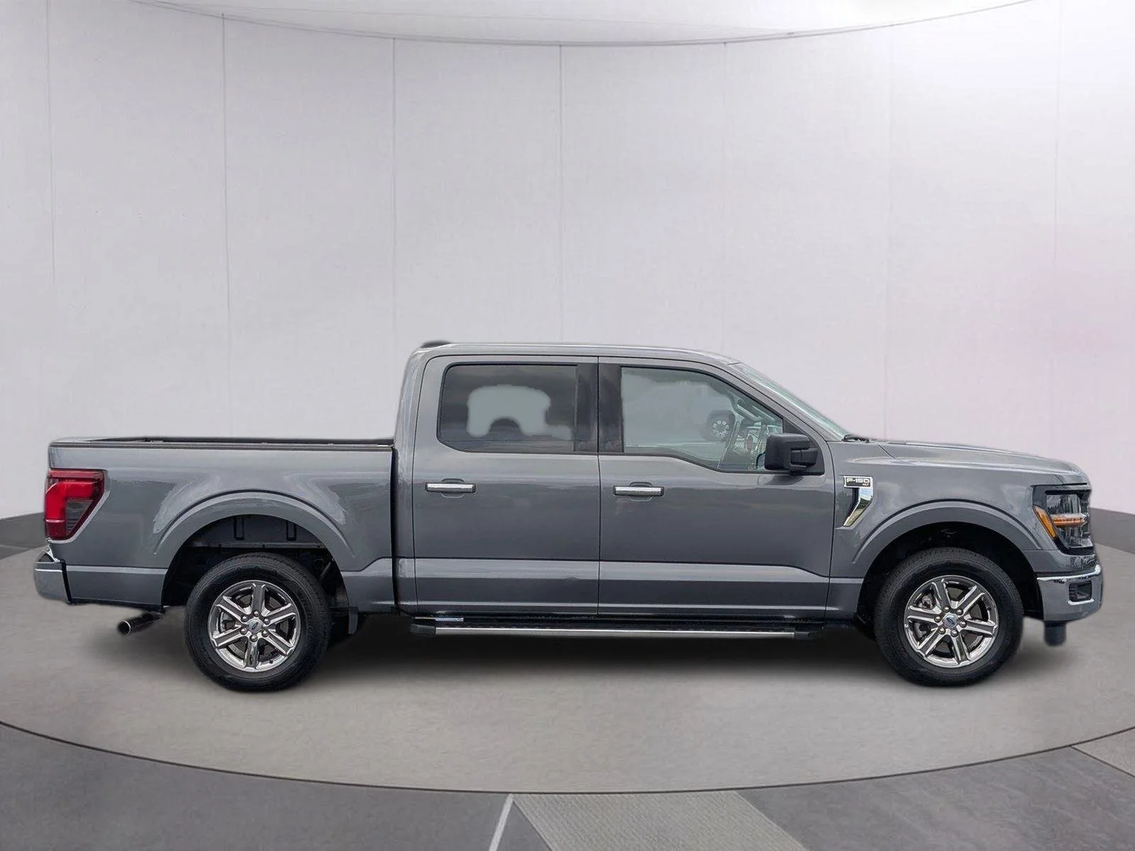 Used 2025 Carbonized Gray Ford XLT image 8