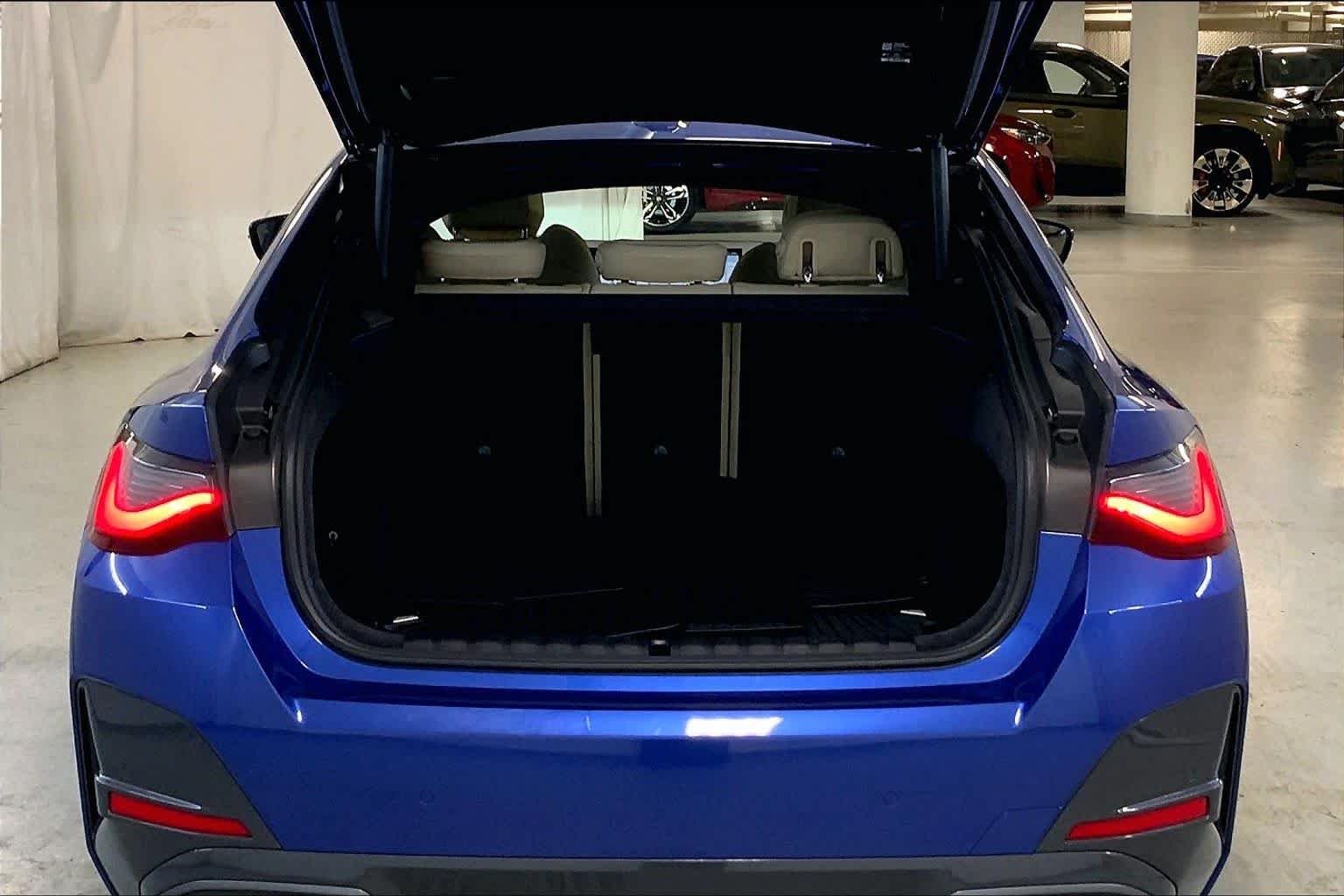 Used 2024 Portimao Blue Metallic BMW xDrive40 image 33