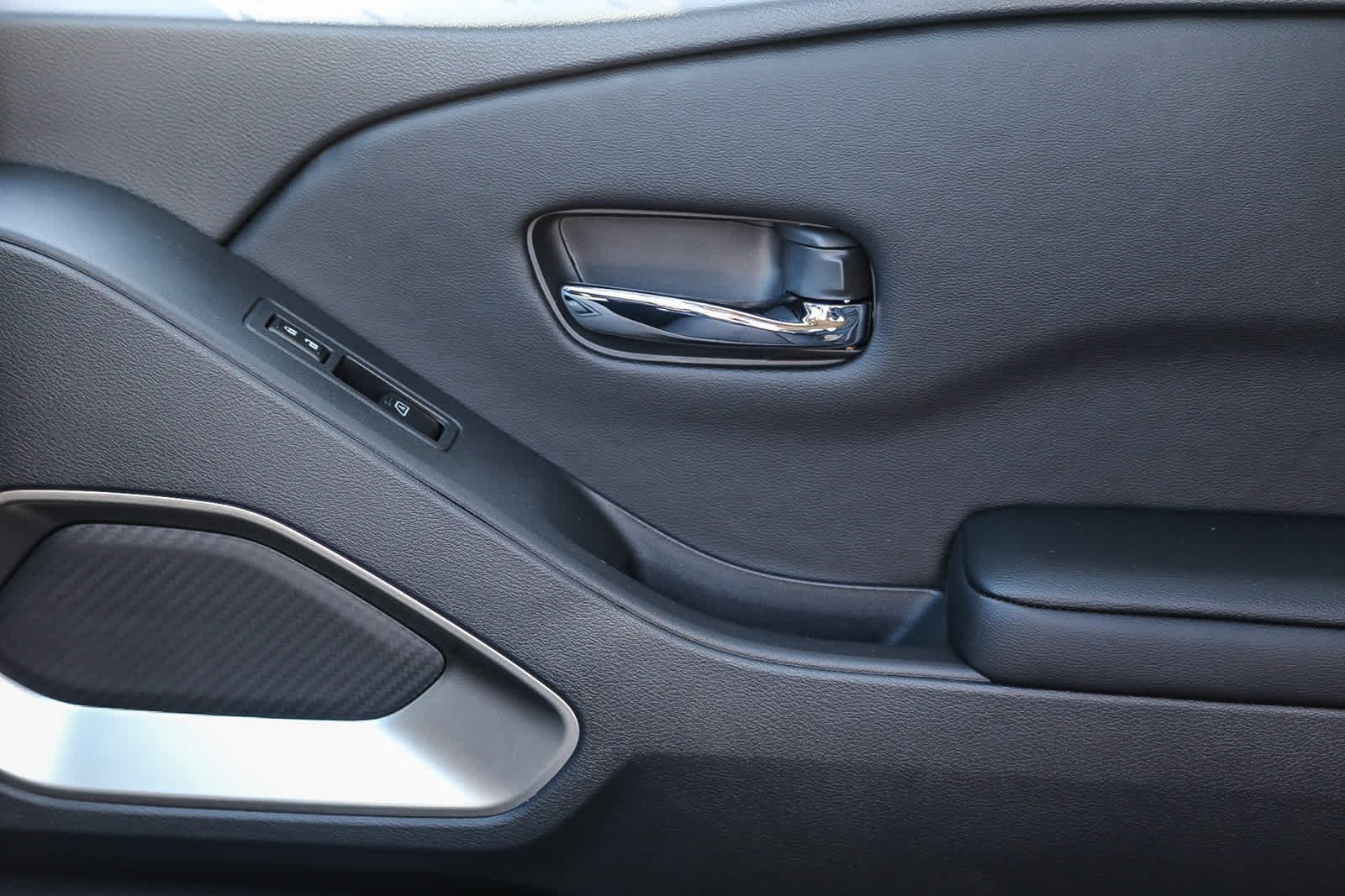 New 2026 Bluestone Pearl Nissan Crew Cab SV image 22